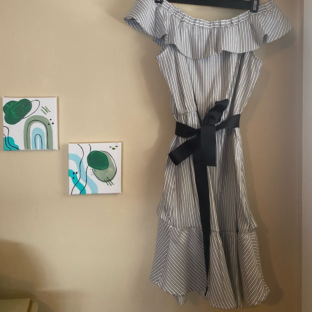 Small off the shoulder velvet heart dress with tie